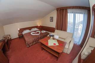 Отель Hotel Rypsówka Новы-Сонч Улучшенный двухместный номер с 2 отдельными кроватями-2