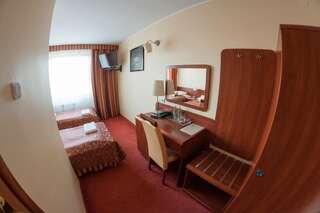 Отель Hotel Rypsówka Новы-Сонч Стандартный двухместный номер с 2 отдельными кроватями-3